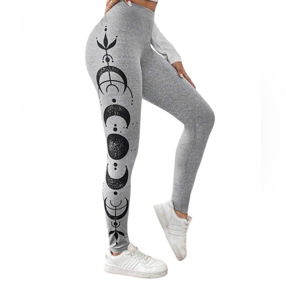 Women Moon
Print Knitted Leggings